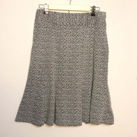 Susan Bristol Dresses & Skirts - Susan Bristol Vintage white and black abstract pattern a-line trumpet skirt